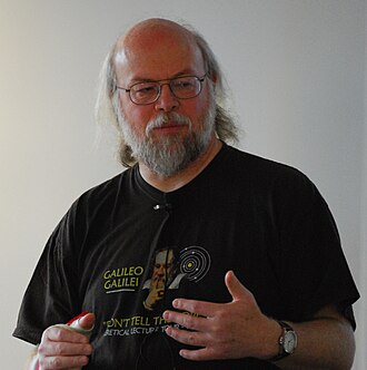 James Gosling sonriendo en una conferencia