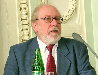 Niklaus Wirth dando una conferencia